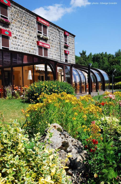 Les Hirondelles Hotel Orcines Buitenkant foto