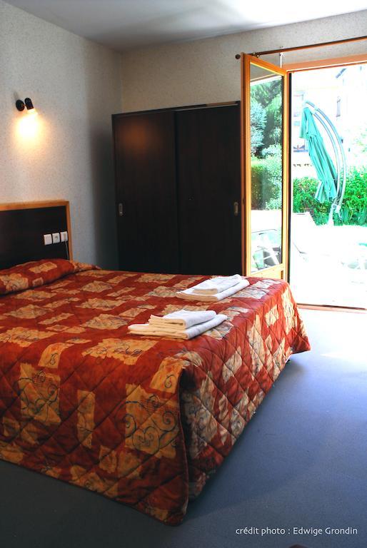 Les Hirondelles Hotel Orcines Kamer foto