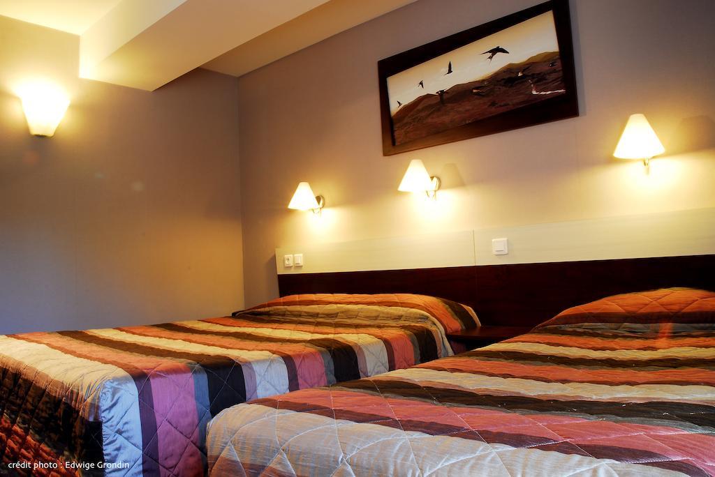 Les Hirondelles Hotel Orcines Kamer foto