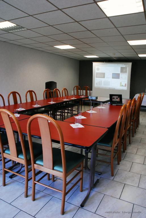 Les Hirondelles Hotel Orcines Buitenkant foto