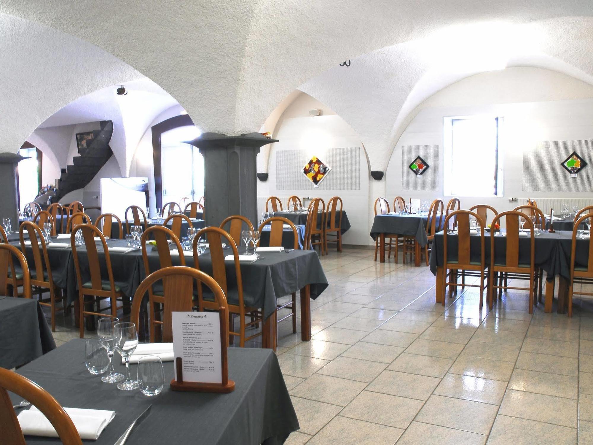 Les Hirondelles Hotel Orcines Buitenkant foto
