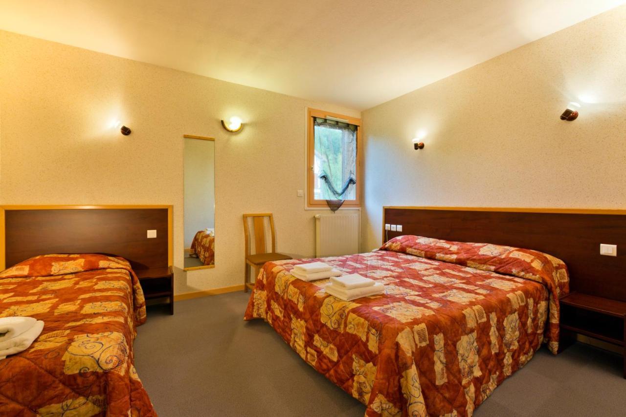 Les Hirondelles Hotel Orcines Buitenkant foto