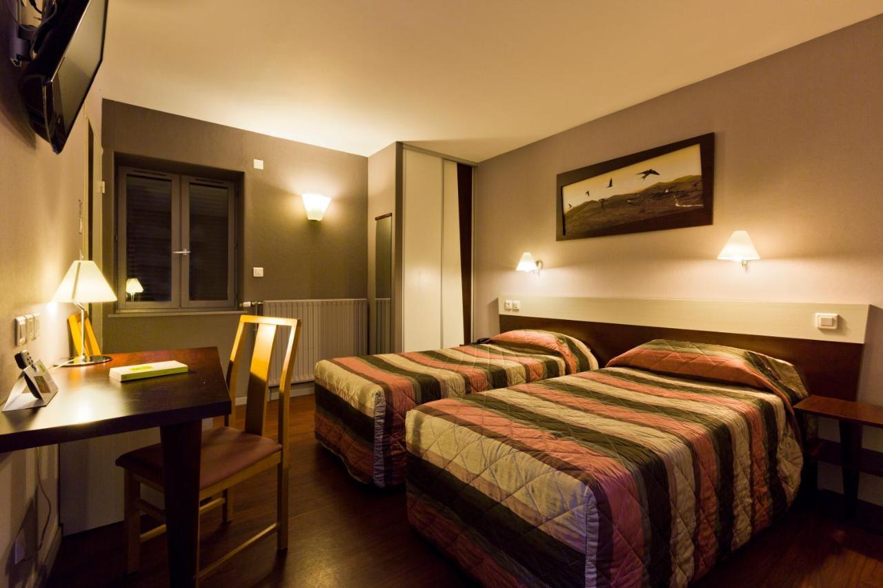 Les Hirondelles Hotel Orcines Buitenkant foto