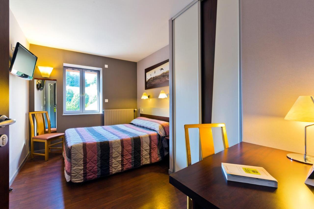 Les Hirondelles Hotel Orcines Buitenkant foto